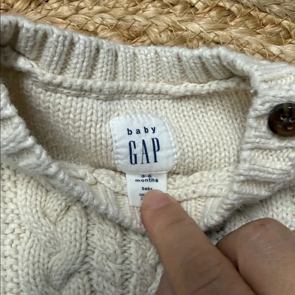 Baby Gap Unisex 3-6 Mo Cable Knit Footies.